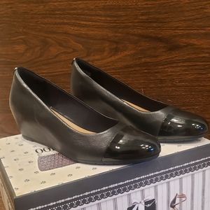 Clarks wedged shoes
